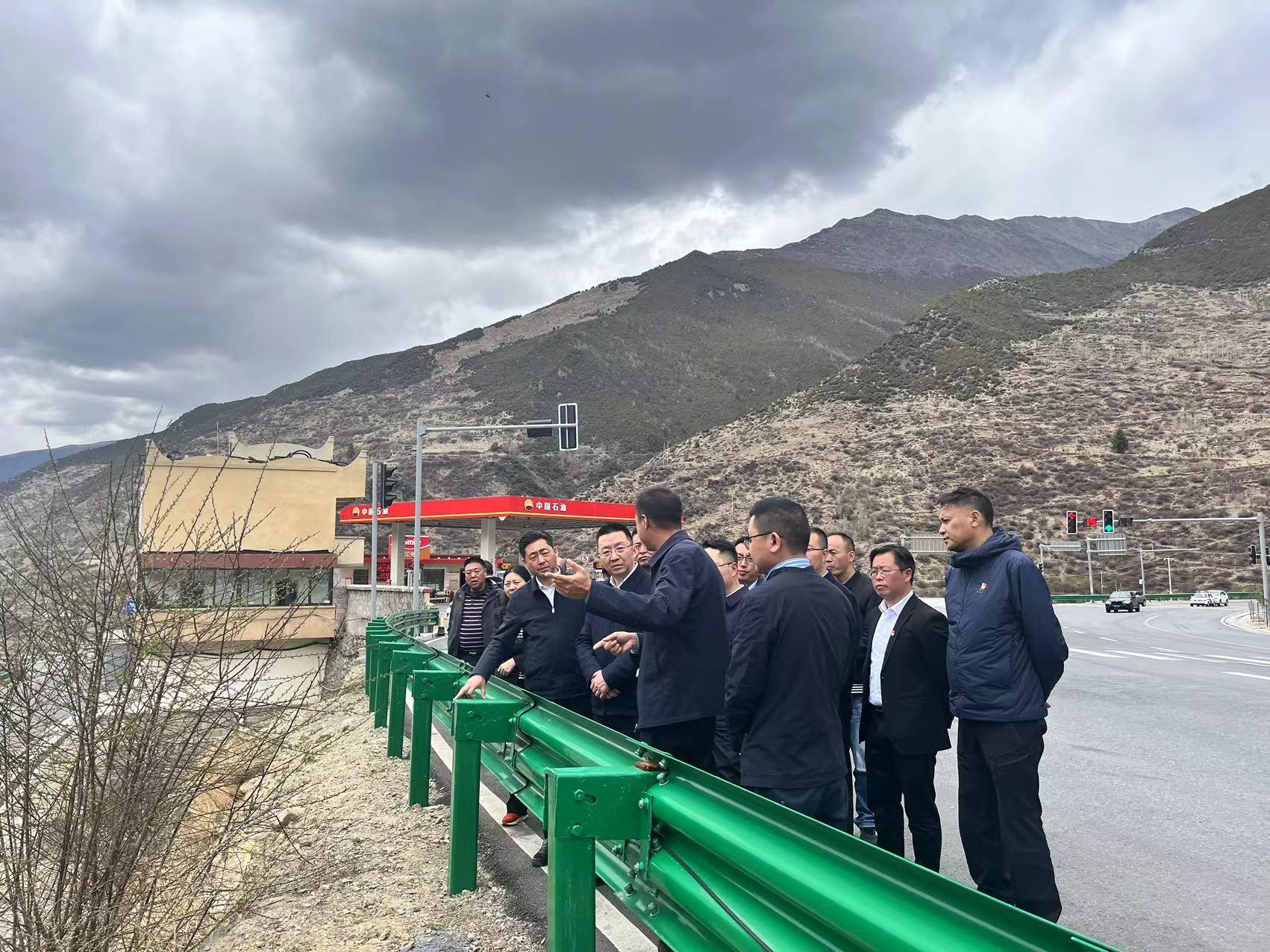 阿壩州委常委、州紀(jì)委書記、監(jiān)委主任袁震到都四山地軌道交通項目DSZH標(biāo)檢查指導(dǎo)工作