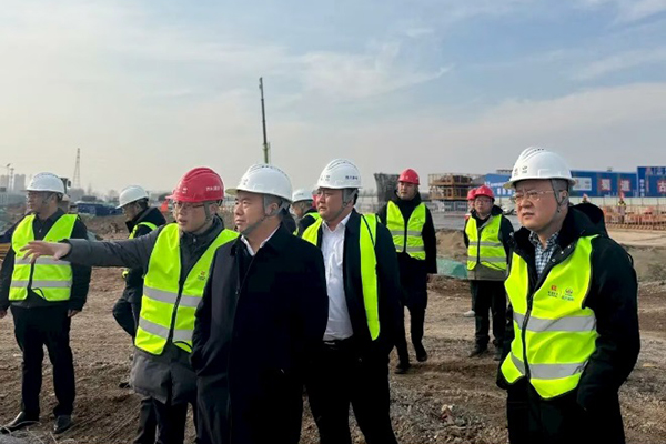 川交公司黨委書記、董事長(zhǎng)杜江林赴河北中堡村項(xiàng)目檢查指導(dǎo)工作