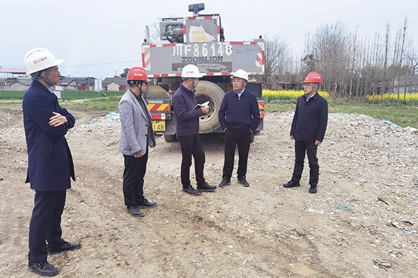四川路橋黨委副書記、副董事長、總經(jīng)理羊勇率隊赴德陽繞城南項目督導(dǎo)節(jié)后復(fù)工復(fù)產(chǎn)工作